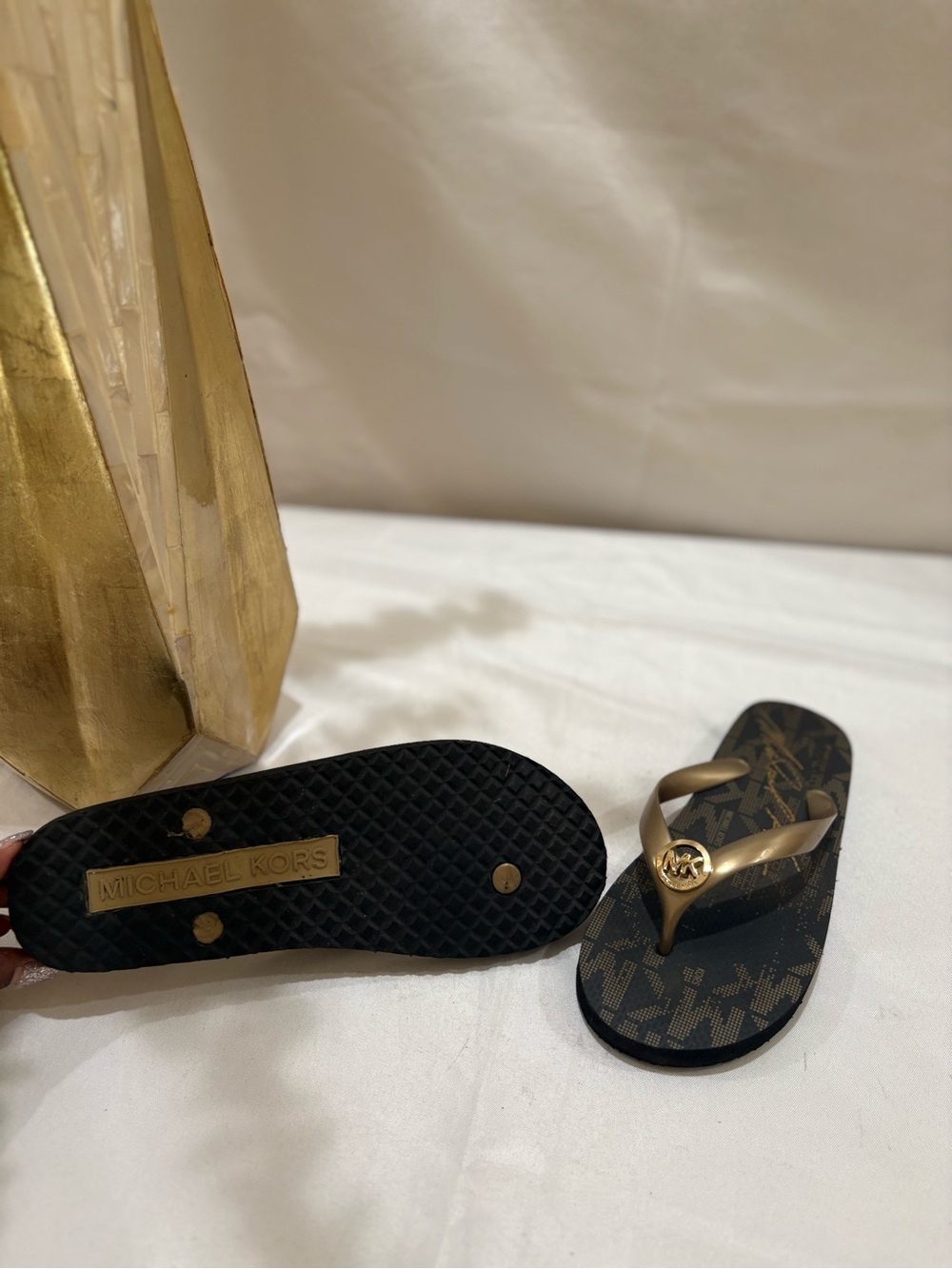 NEW! Michael Kors Black and Gold MK Logo Flip Flops - Picture 3 of 3